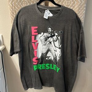 NEW!  Elvis Presley Graphic tee XL